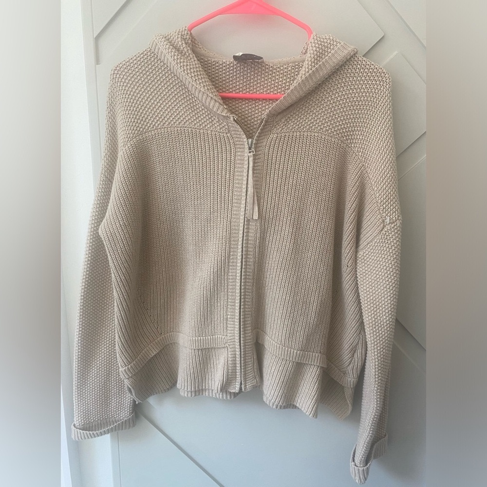 Wrap London Sweater Hoodie, Heavy high quality.  100% cotton. Size. 4/6.